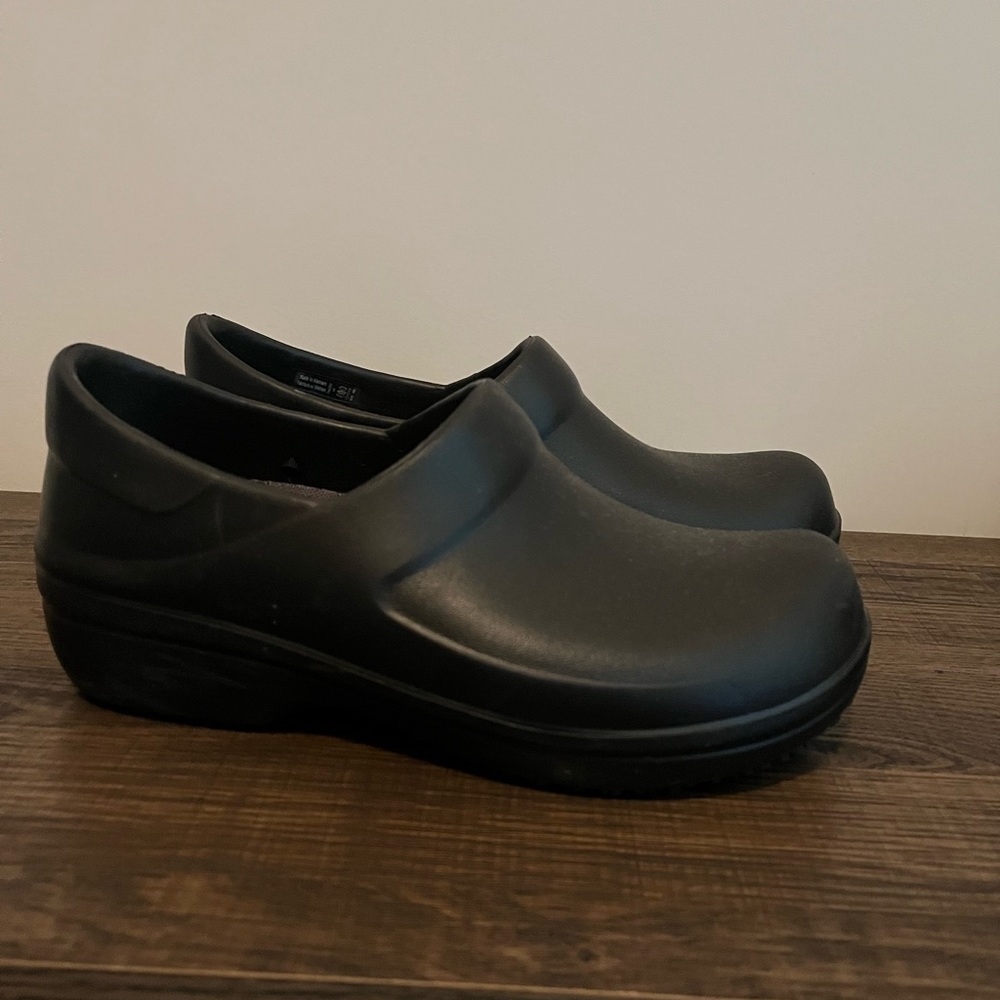 Crocs Neria Pro Ii Clog. Black. Size 6 - image 4